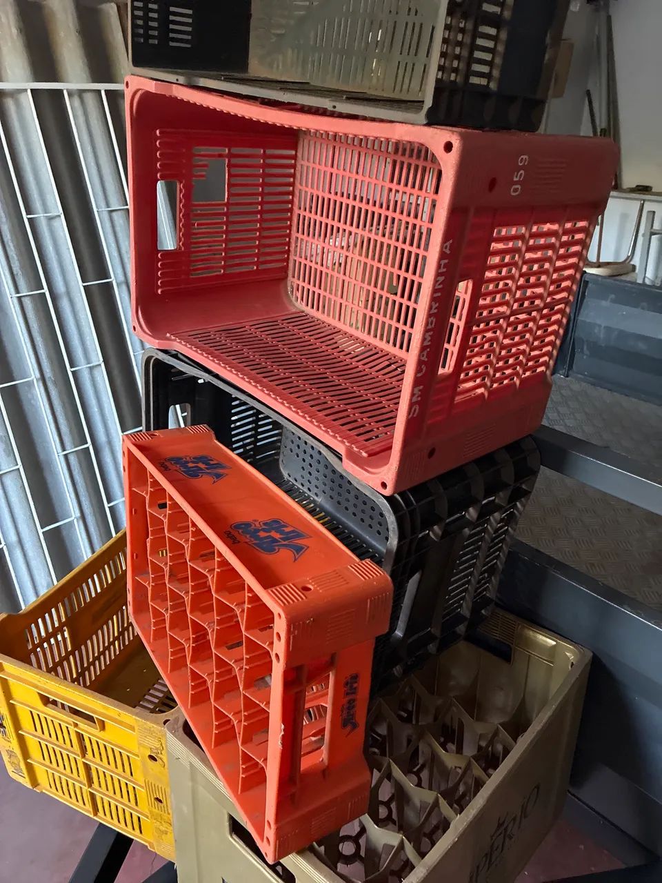 Caixas de plástico com e sem divisão $ 20,00 cada - Foto 4