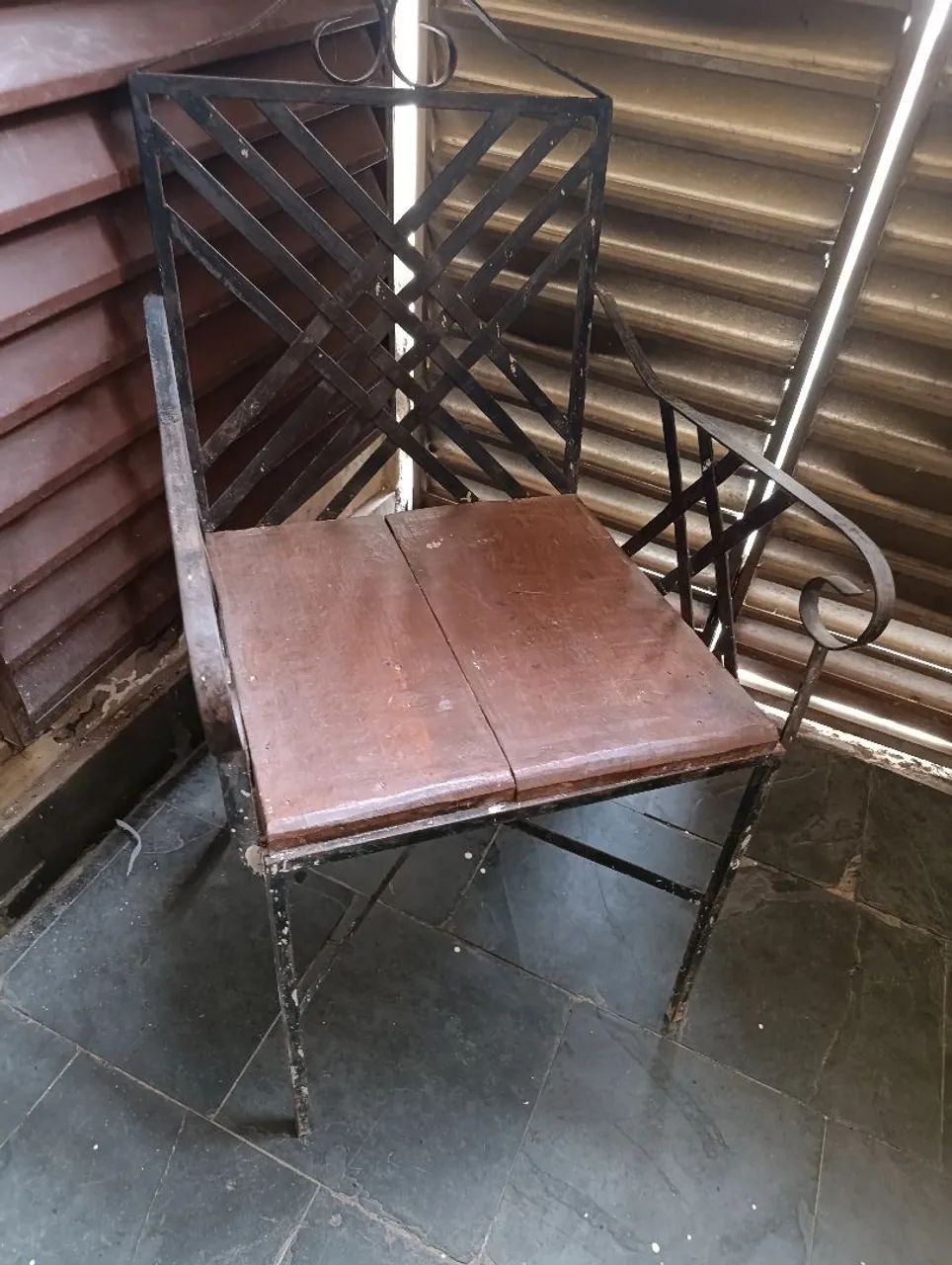 Cadeira de ferro pra decoração  - Foto 3