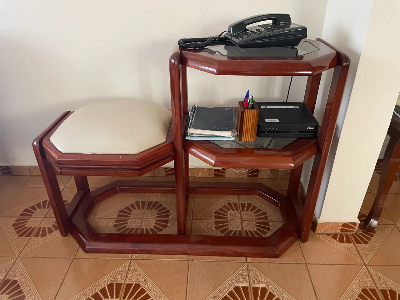 Vendo mesa com cadeira para escritório  - Foto 2