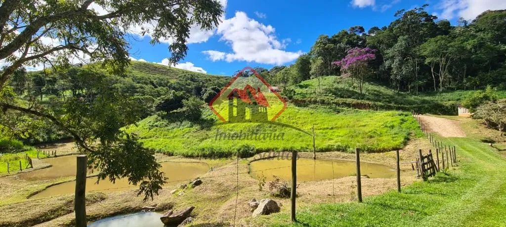 Sítio com 7 lagoas, com peixes, Casa Sede, casa de Caseiro, horta, frutas e fácil acesso e