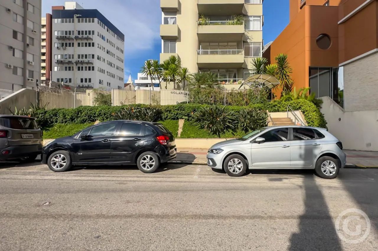 Apartamento semimobiliado e espaçoso no Centro de Florianópolis - Foto 3