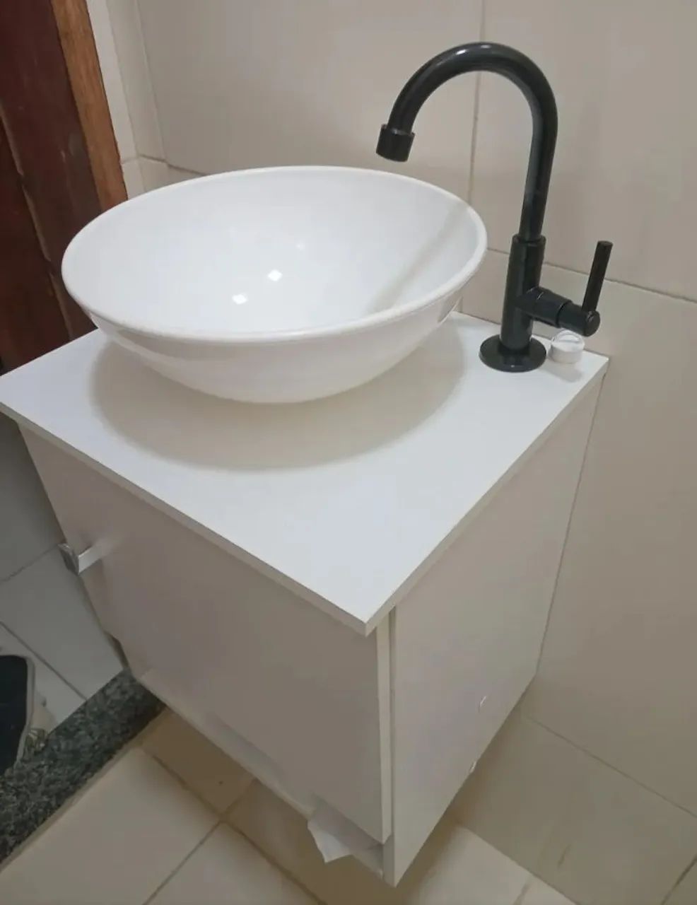 Gabinete de banheiro com cuba e espelho  - Foto 3