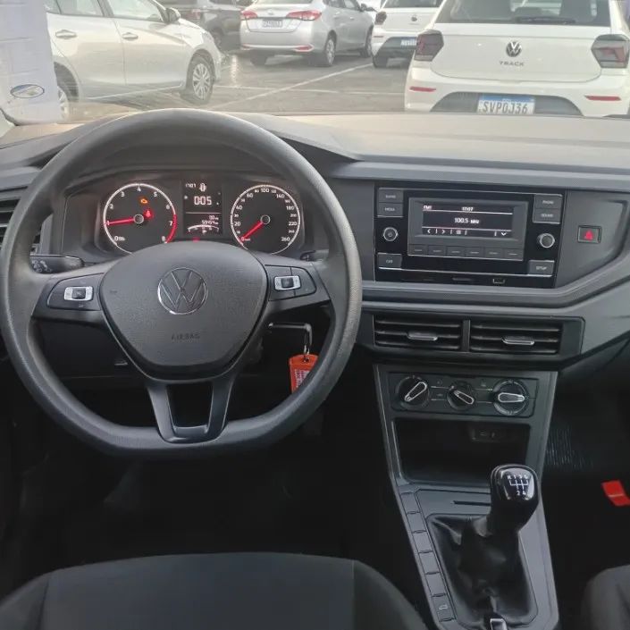 Volkswagen Polo Track 1.0 Flex 12V 5p, foto 7 de 8