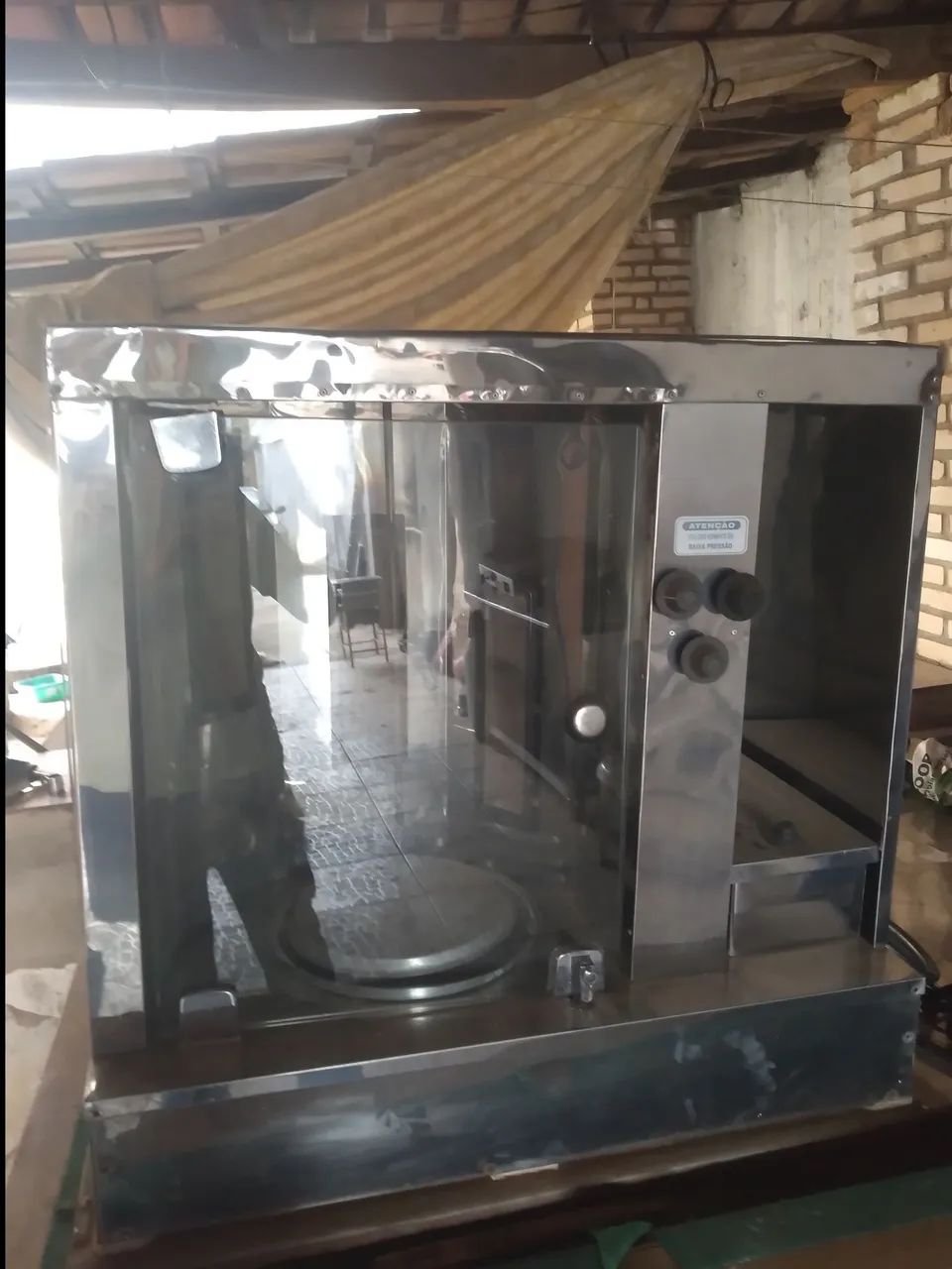 Vende se máquina de churrasco grego semi nova