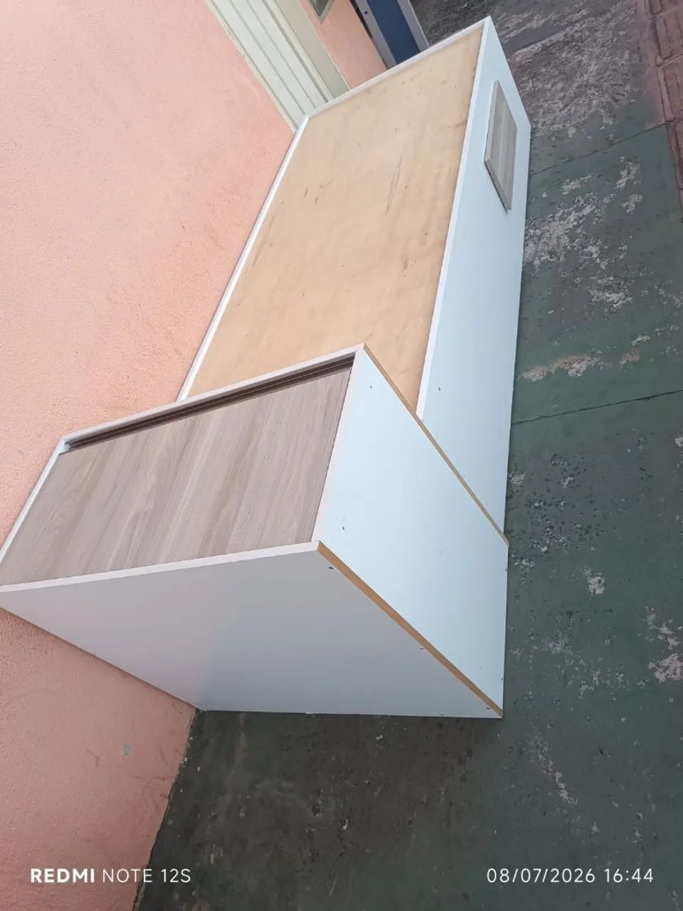 Cama de solteiro de MDF com baú e gaveta