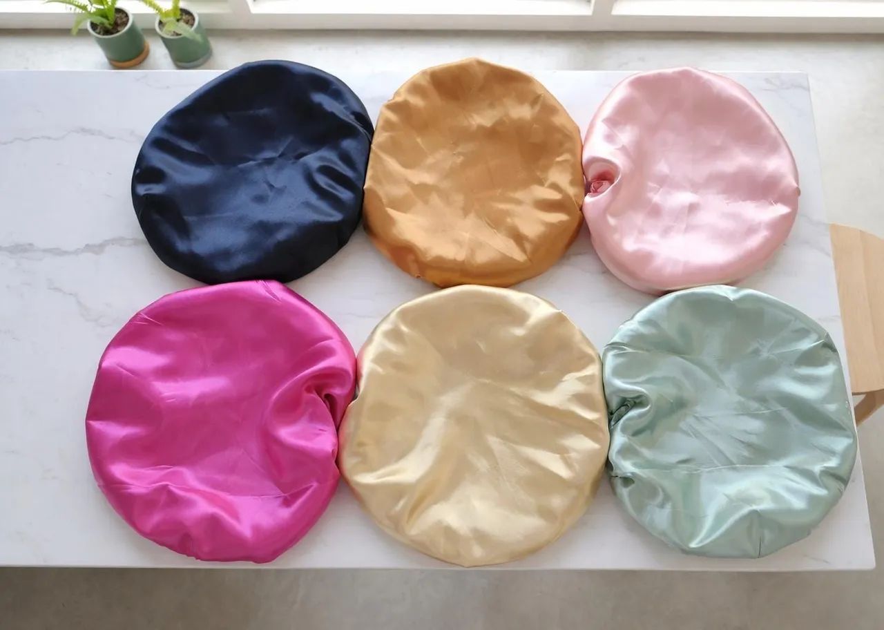 TOUCA DE CETIM DUPLA FACE COM REGULADOR  - Foto 2