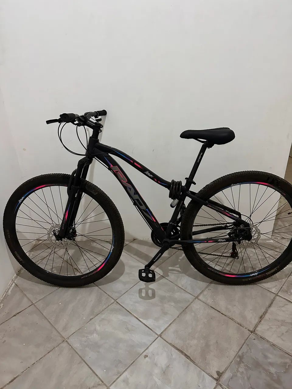 Bicicleta aro 29 praticamente nova, usada 2 vezes - Foto 3