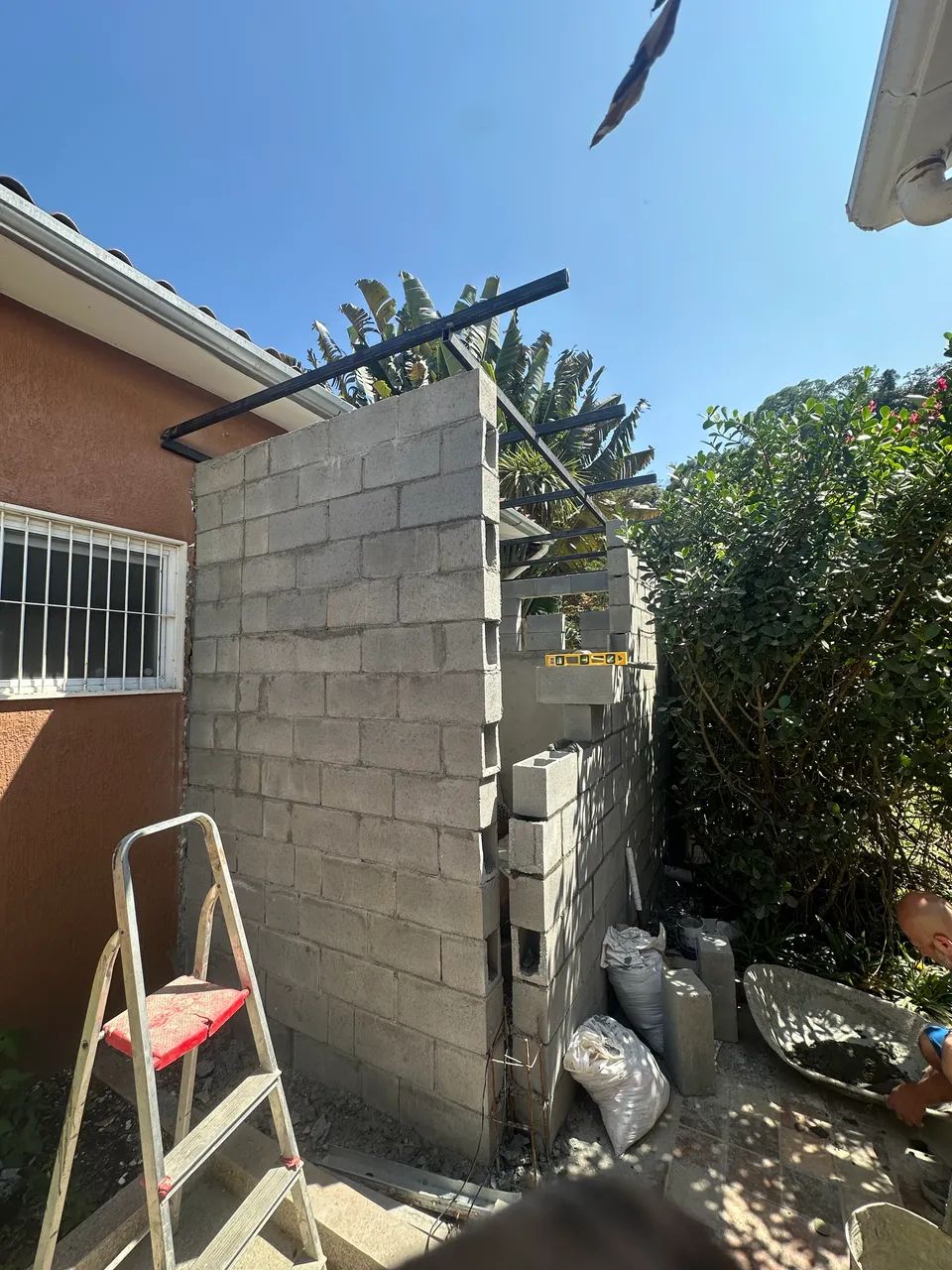 Serralheira/pedreiro/ reformas em geral - Foto 2
