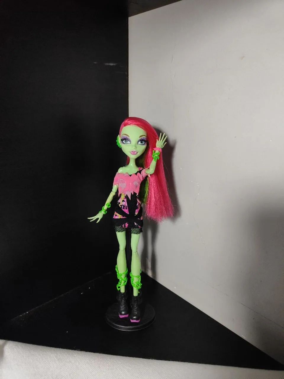 Boneca Monster High Venus McFlytrap Music Festival G1