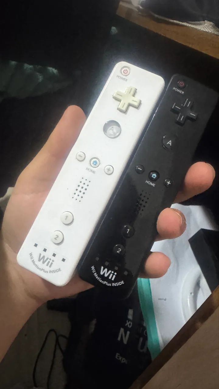 Nintendo Wii com 2 controles e brindes - Foto 2