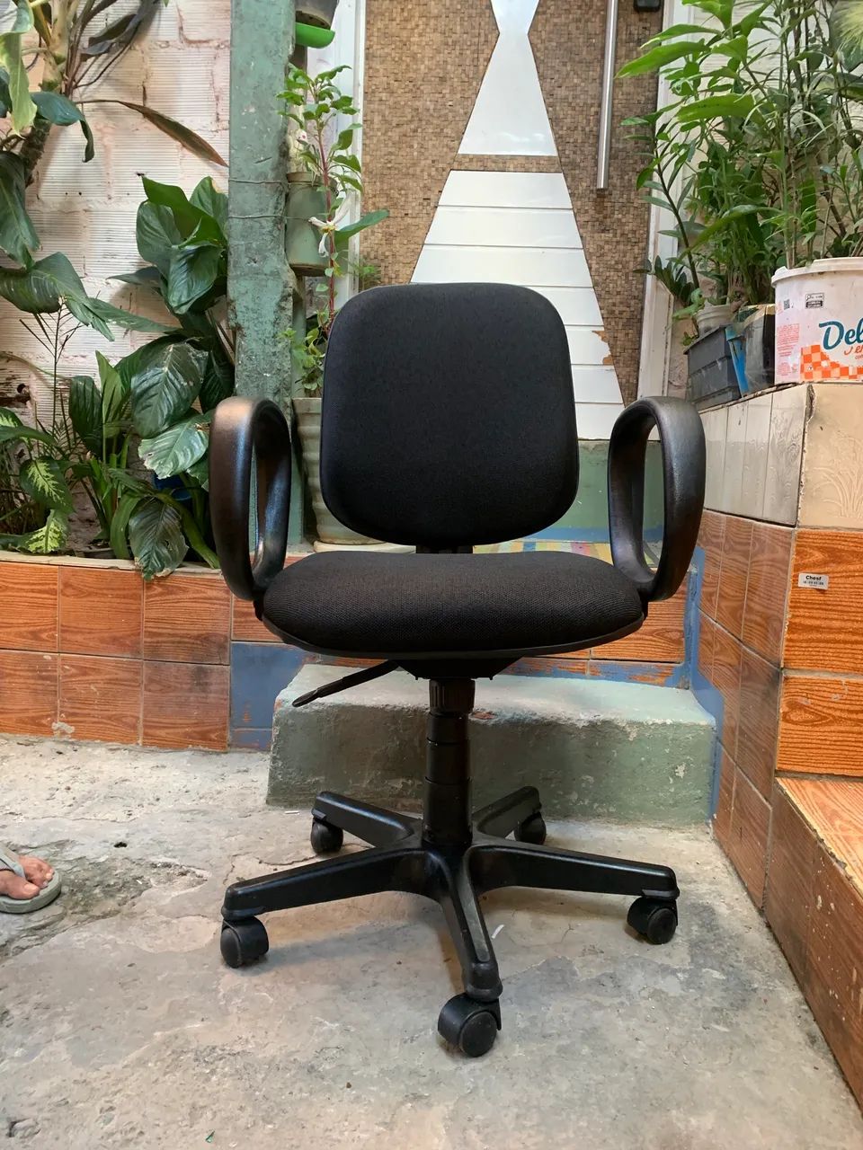 Cadeira Diretor para Escritório Semi Nova - Foto 2