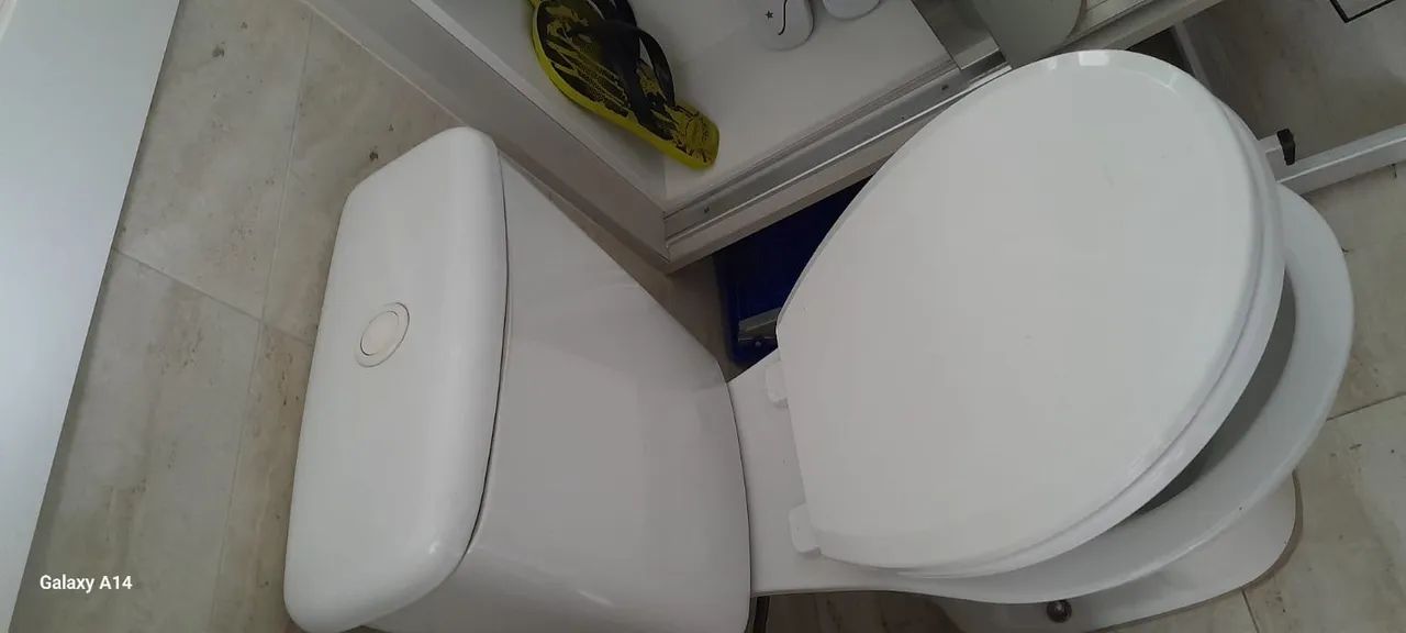Vaso sanitário com caixa acoplada 