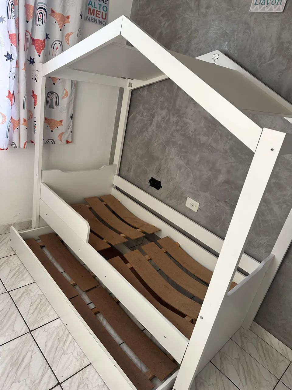 Cama infantil Montessoriana com cama auxiliar 