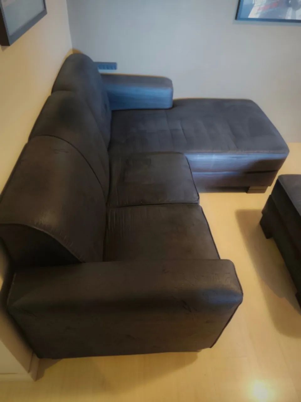 Sofá Modular em Suede Preto com Chaise e Puff  - Foto 3