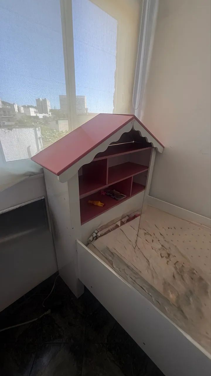 Cama infantil com cabeceira e nichos  - Foto 4