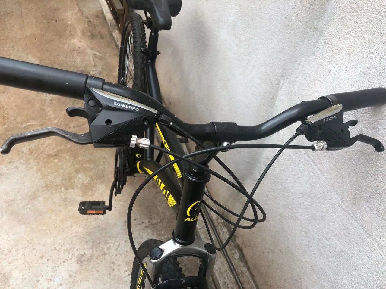 Bicicleta aro 26 semi nova - Foto 5