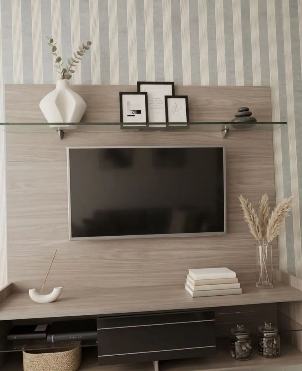 Painel Home Suspenso com Prateleiras de Vidro 