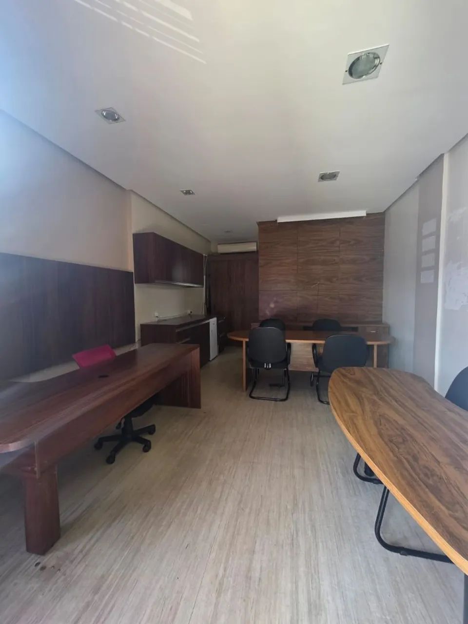 Sala para locação em galeria ,com banheiro e copa - Foto 2