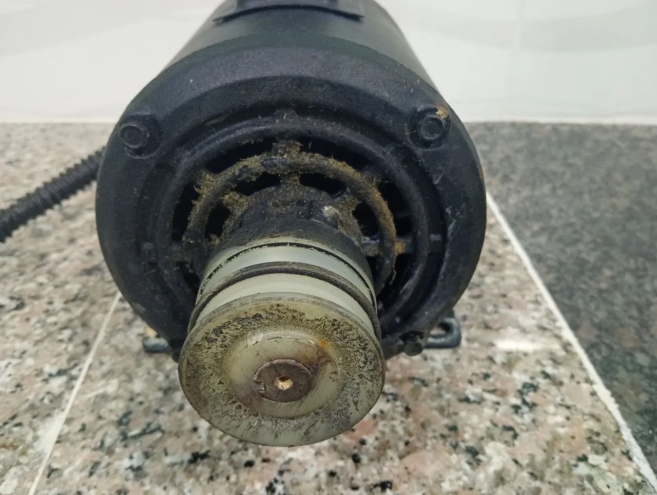 Motor Weg de 1cv baixa rotação 4polos - Foto 2