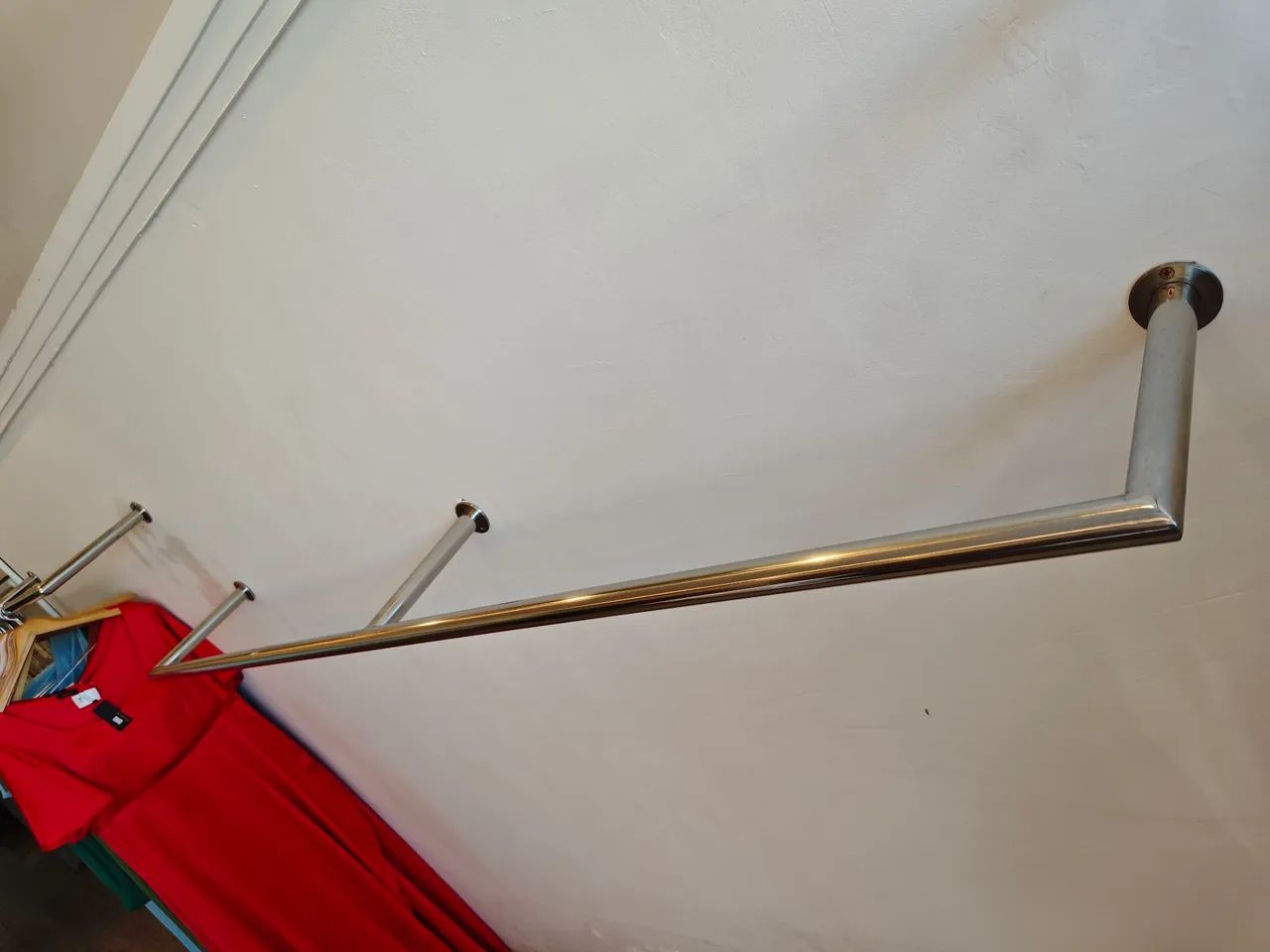 Araras para loja em aço inox 