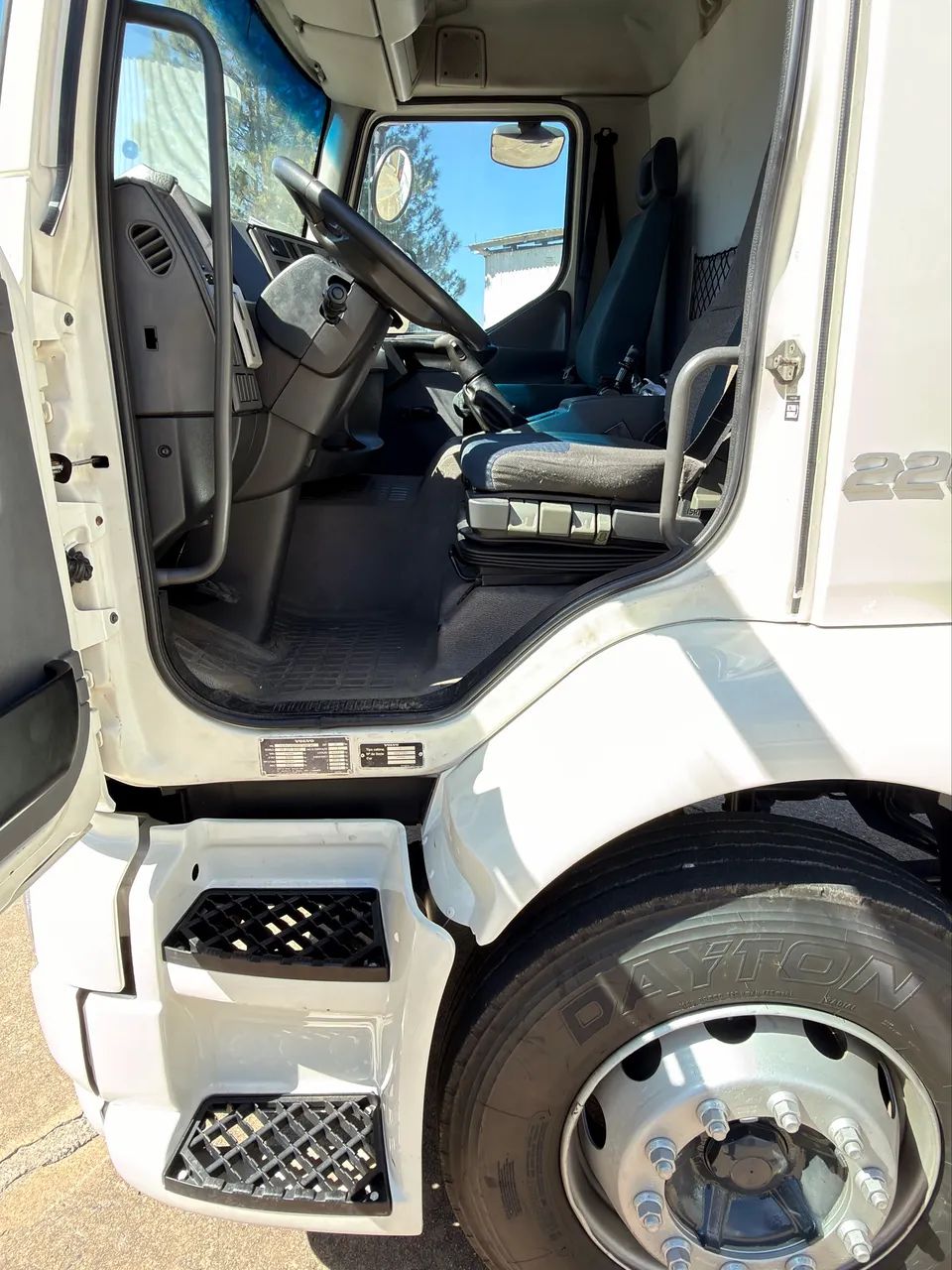 VOLVO VM 220 4X2R 2014 - Foto 4
