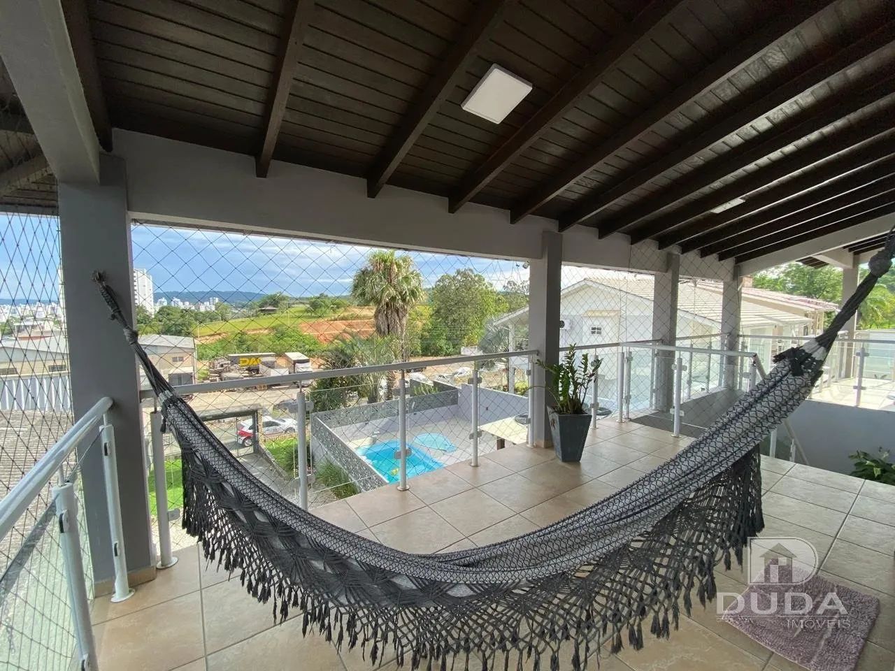 Linda casa com piscina - Foto 4