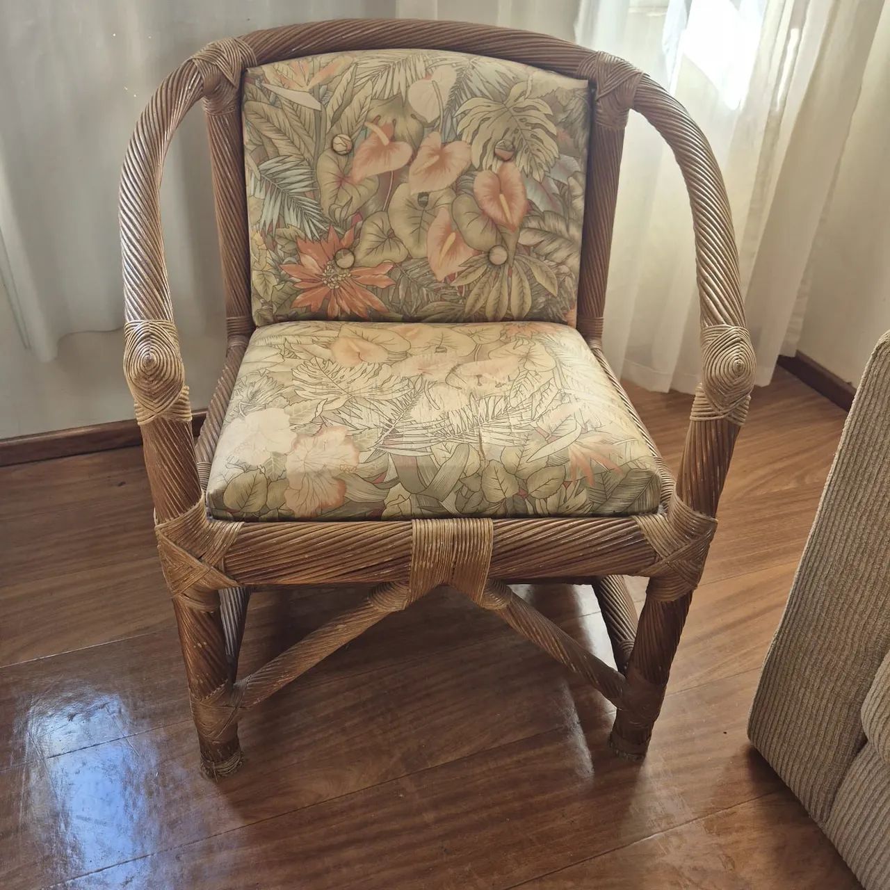 Cadeira Ratran estofada 