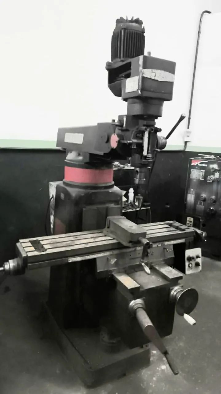 Fresadora ferramenteira 