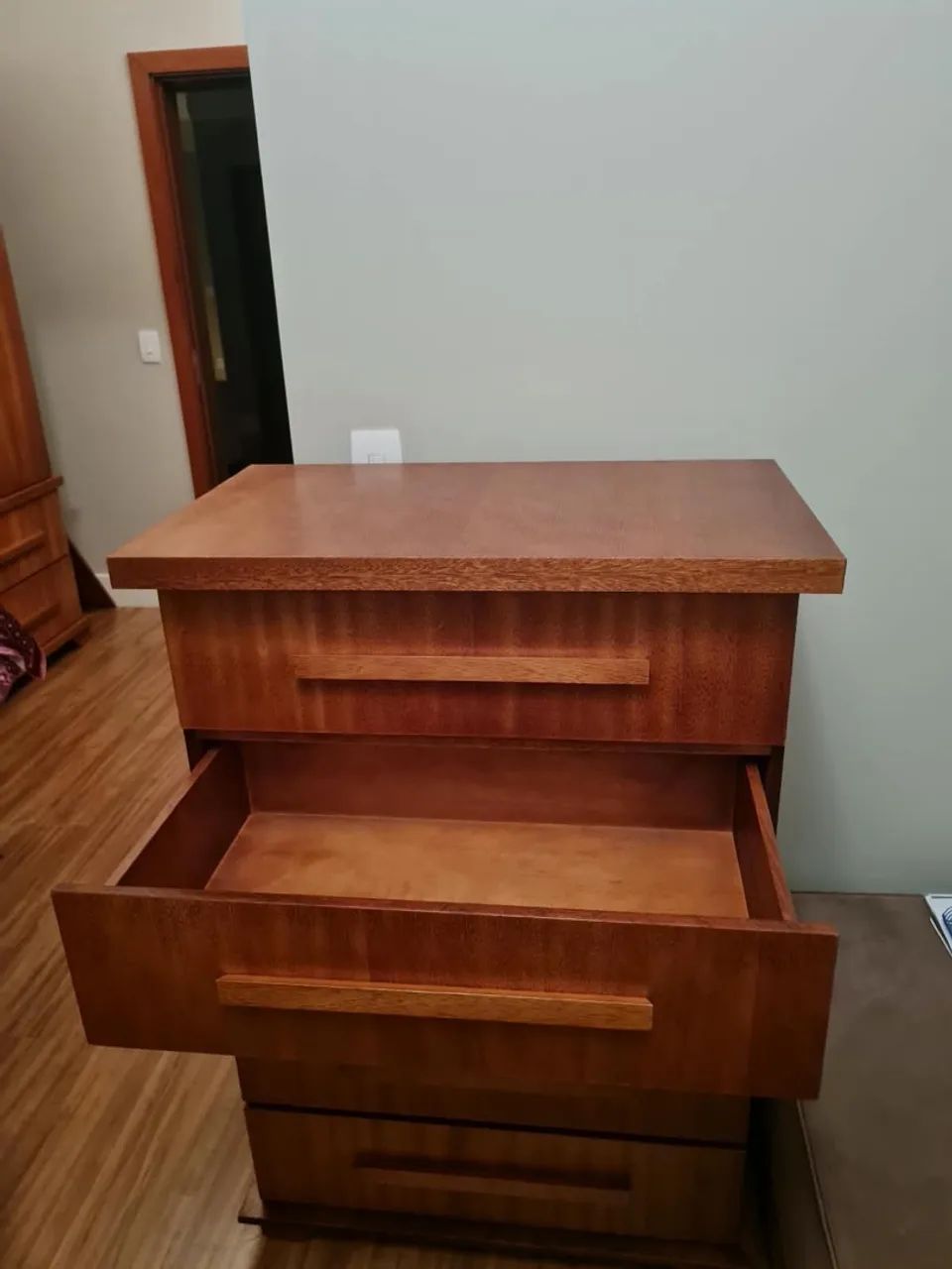 Cômoda 5 Gavetas MDF 80x48x118cm  - Impecável - Foto 4