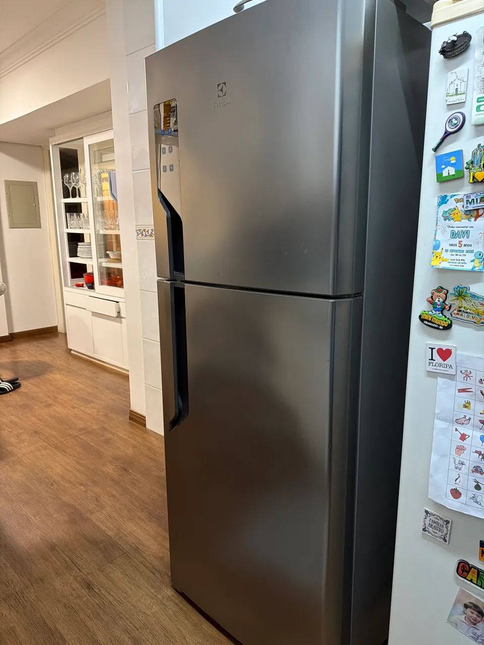 Geladeira em excelente funcionamento - 110v - usada com transformador sem problemas 