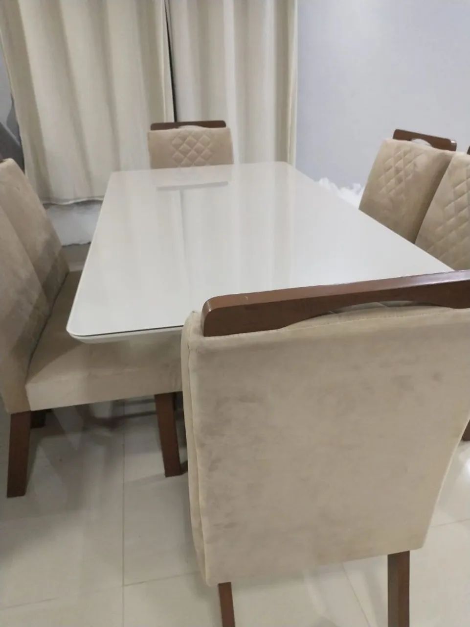 Vendo mesa 6 cadeiras 