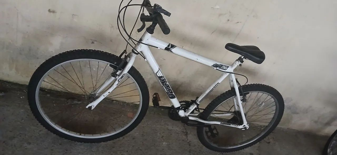 Bicicleta aro 26 com 18 marchas - Foto 5