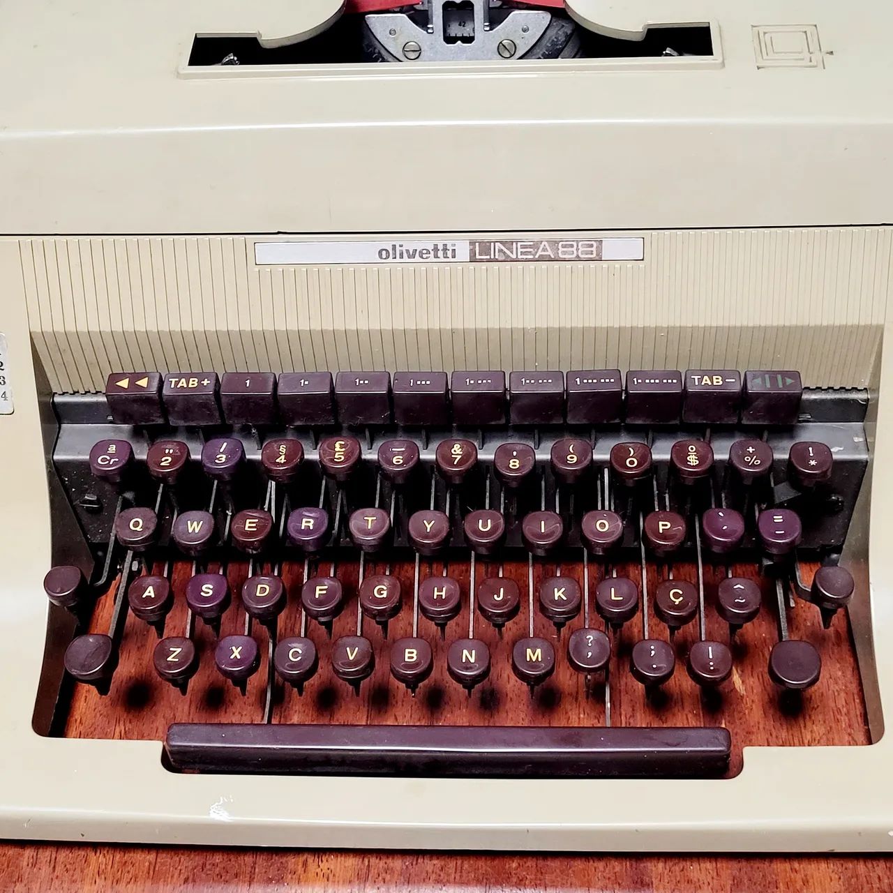 Máquina de escrever: Olivetti LINEA 88 - Foto 2