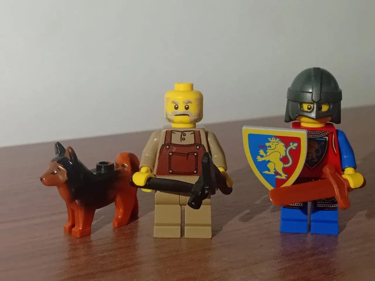 LEGO soldado Medieval, Ferreiro e cachorro