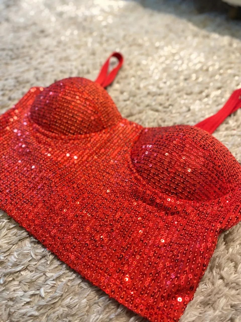 Cropped vermelho paetê 