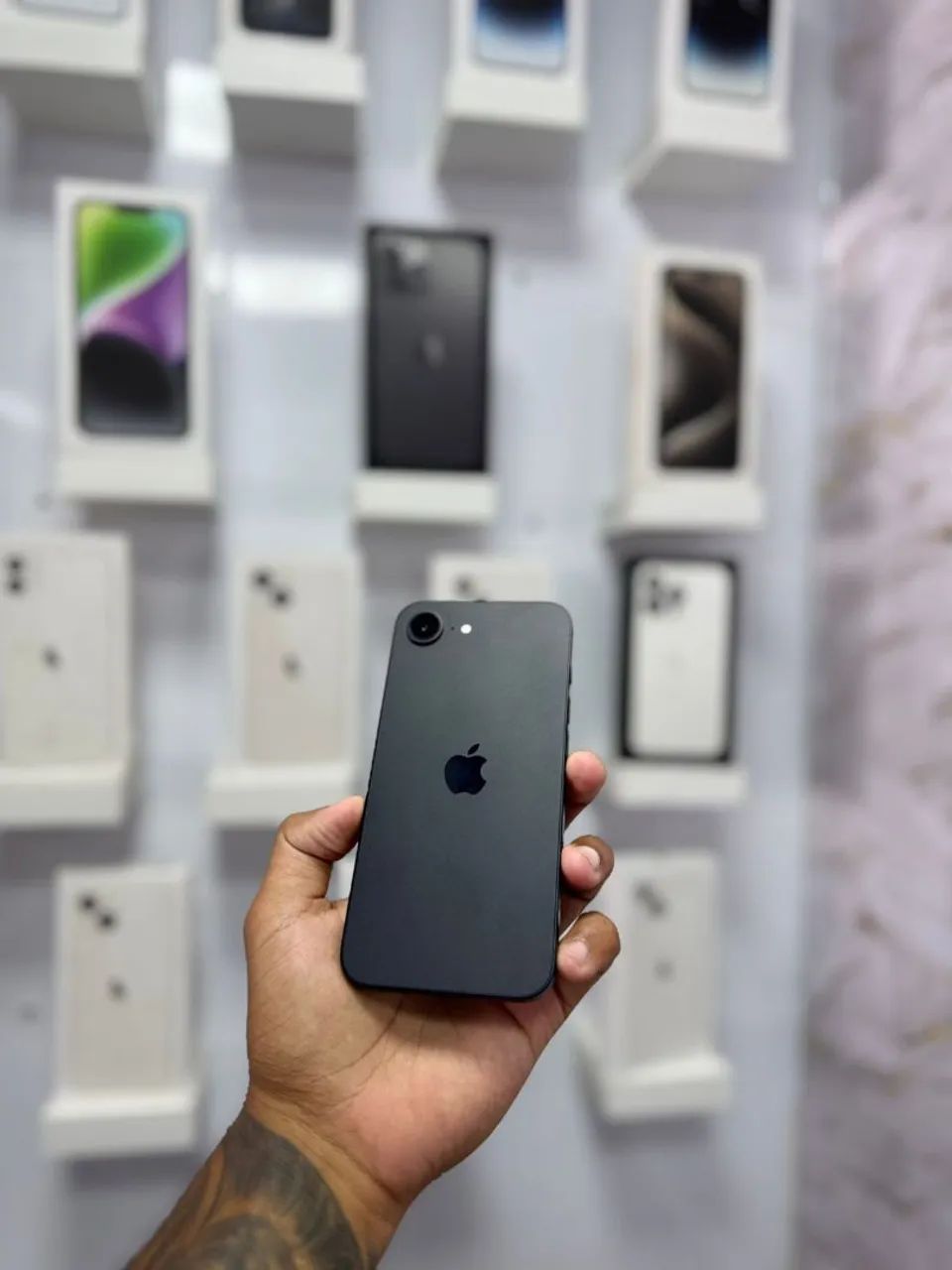 IPHONE 16e 256GB<br>R$ 3.799,00 GARANTIA APPLE