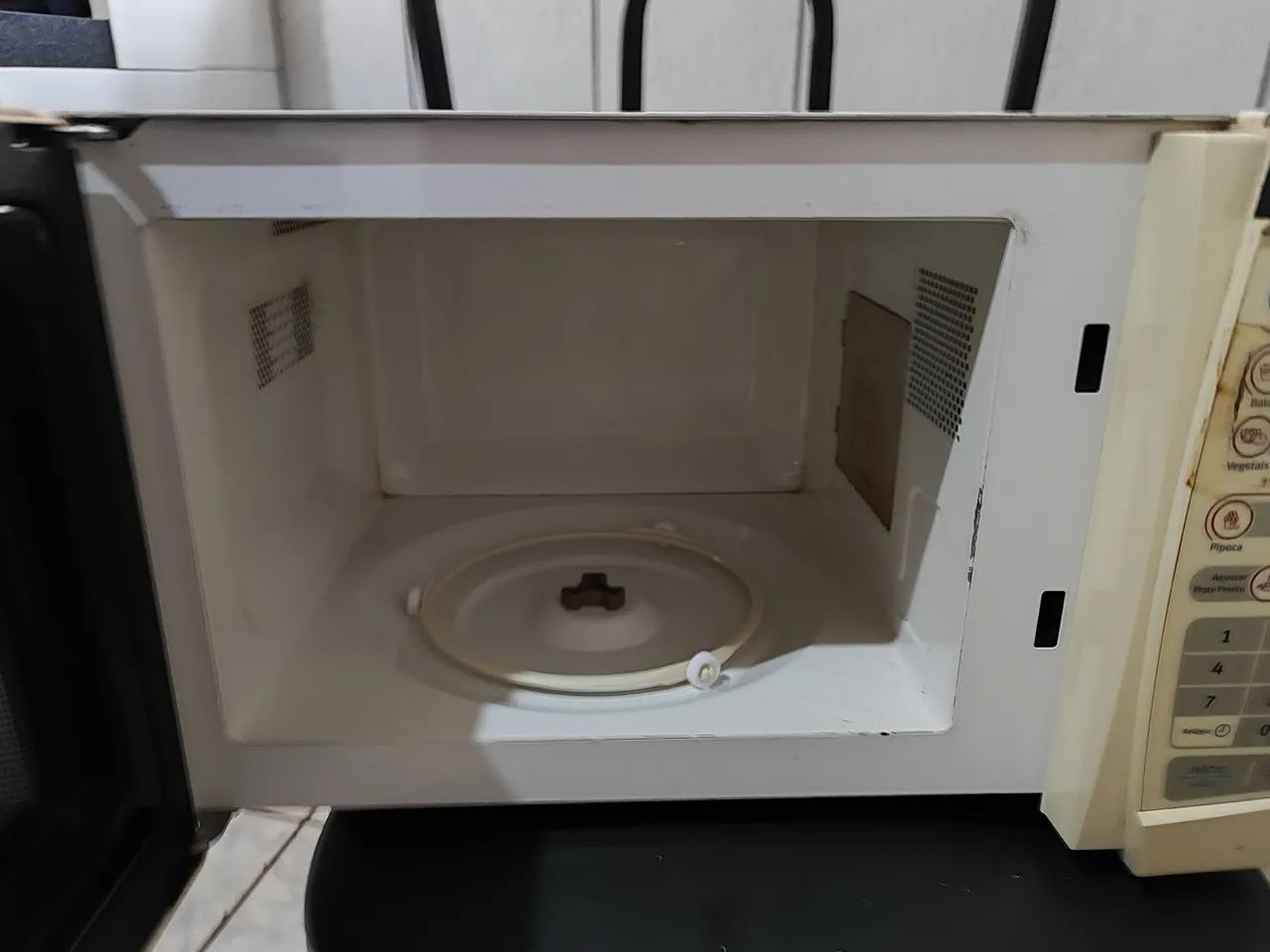 Microondas Electrolux mef30 com defeito - Foto 2