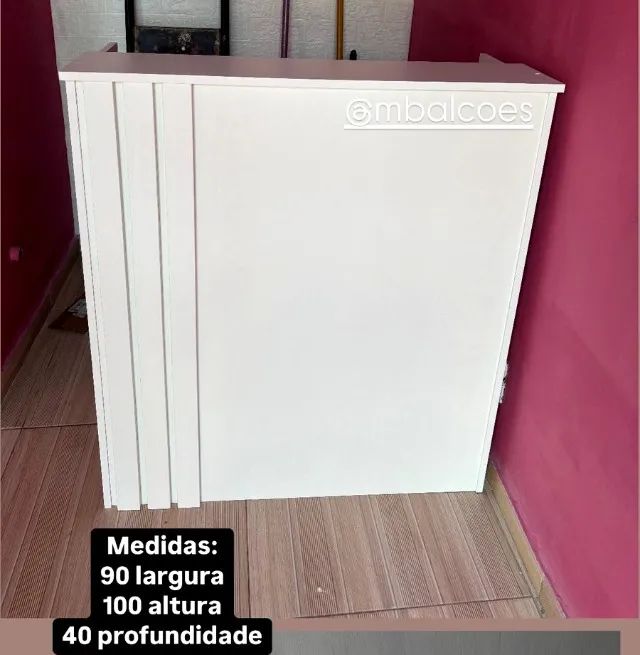 Balcão de Atendimento e Caixa para Loja Cor Branco com Detalhe Filete Lateral