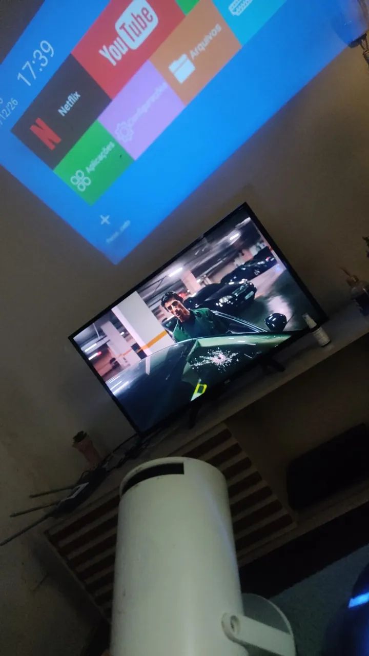Smart projetor(funciona como tv)  - Foto 3