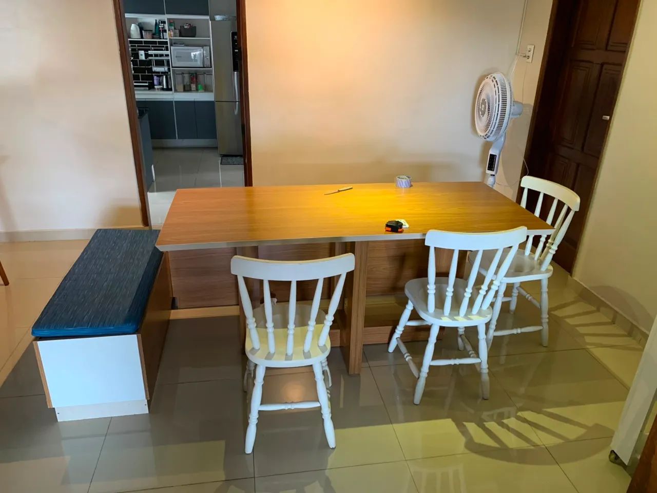Mesa de Jantar 6 Lugares com Bancos Baú e Cadeiras - Excelente Estado - Foto 4