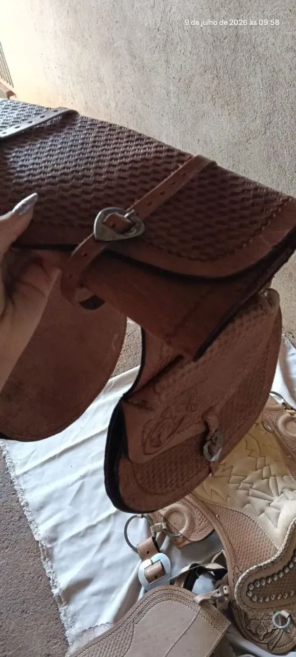 Sela completa cabeça de couro, com cabeçada e laço nunca usada.  - Foto 5