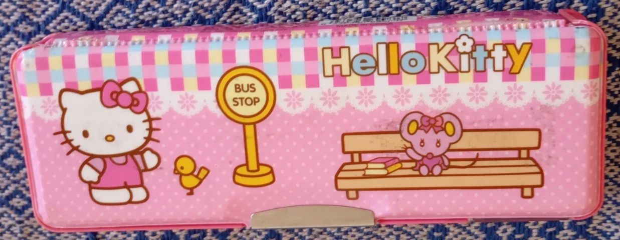 ( Leia ) Antigo Estojo Escolar Hello Kitty Bus Stop 2015 - Foto 2