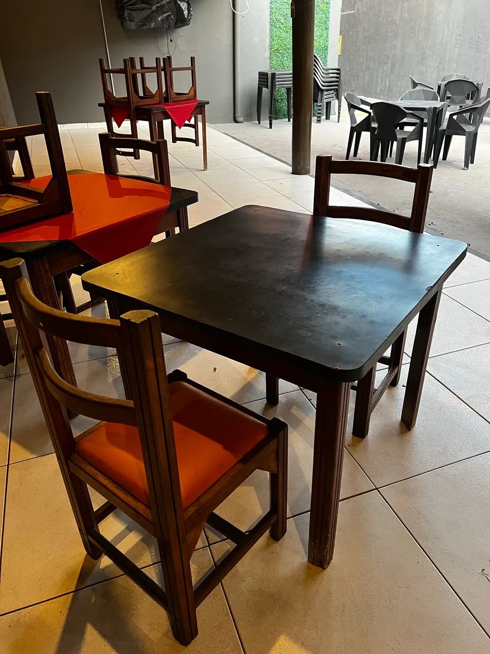 Mesas de madeira boa, ideais para bar e restaurante  - Foto 2