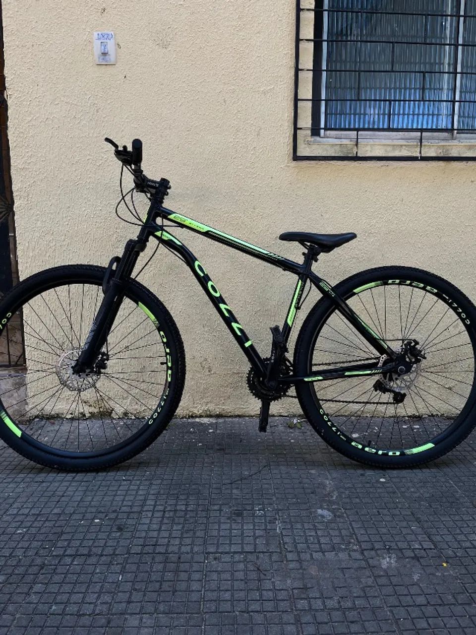 PARA VENDER RÁPIDO Bicicleta Colli Athena Aro 29