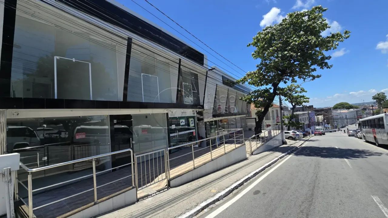 Galeria Comercial com 16 Salas - Ladeira dos Martírios