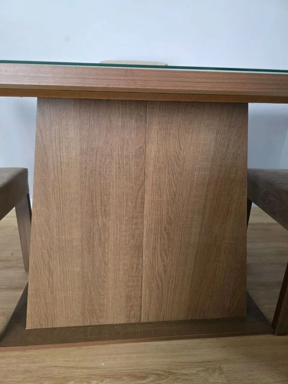 MESA COM TAMPO DE VIDRO COM 4 CADEIRAS - Foto 5