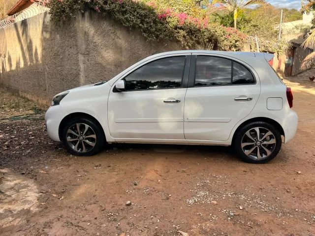 Nissan March 2016