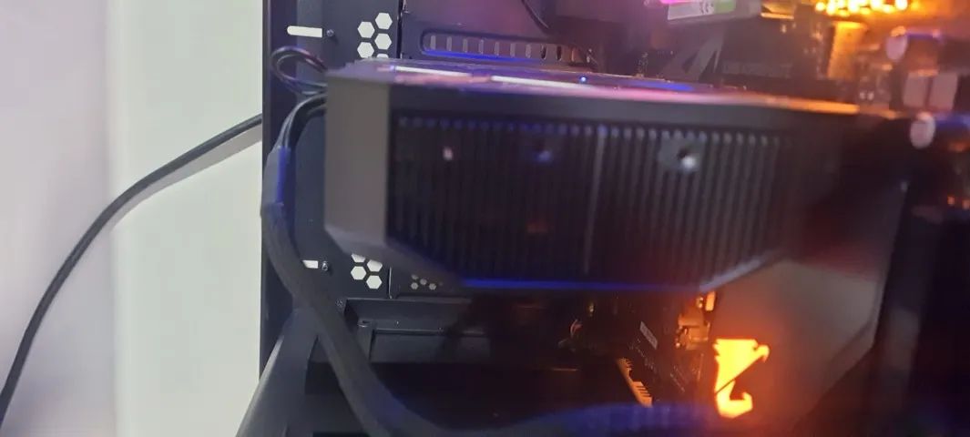 RTX 5060 TI OC 8GB ZOTAC  - Foto 4