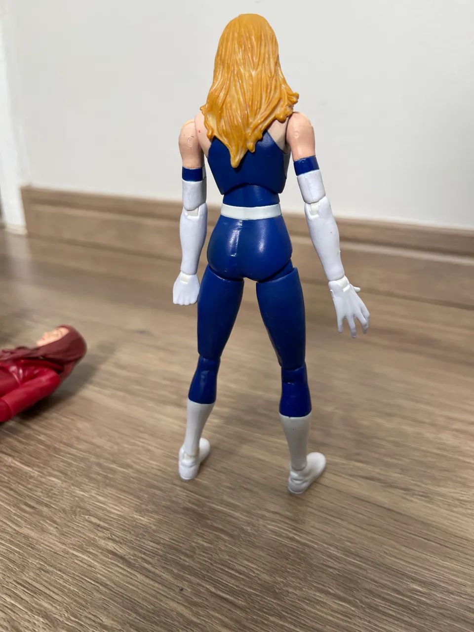 Marvel Legends Fantastic Four Mulher Invisível - Foto 3