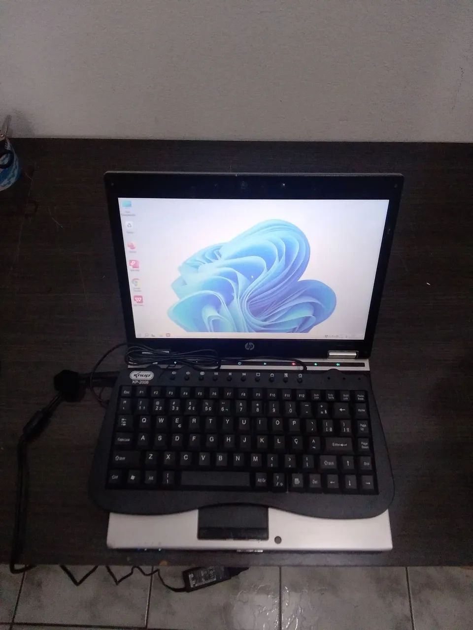 Notebook HP i7 Ssd120gb 4gb memória RAM Formatado Windows 11 funcionando leia abaixo 